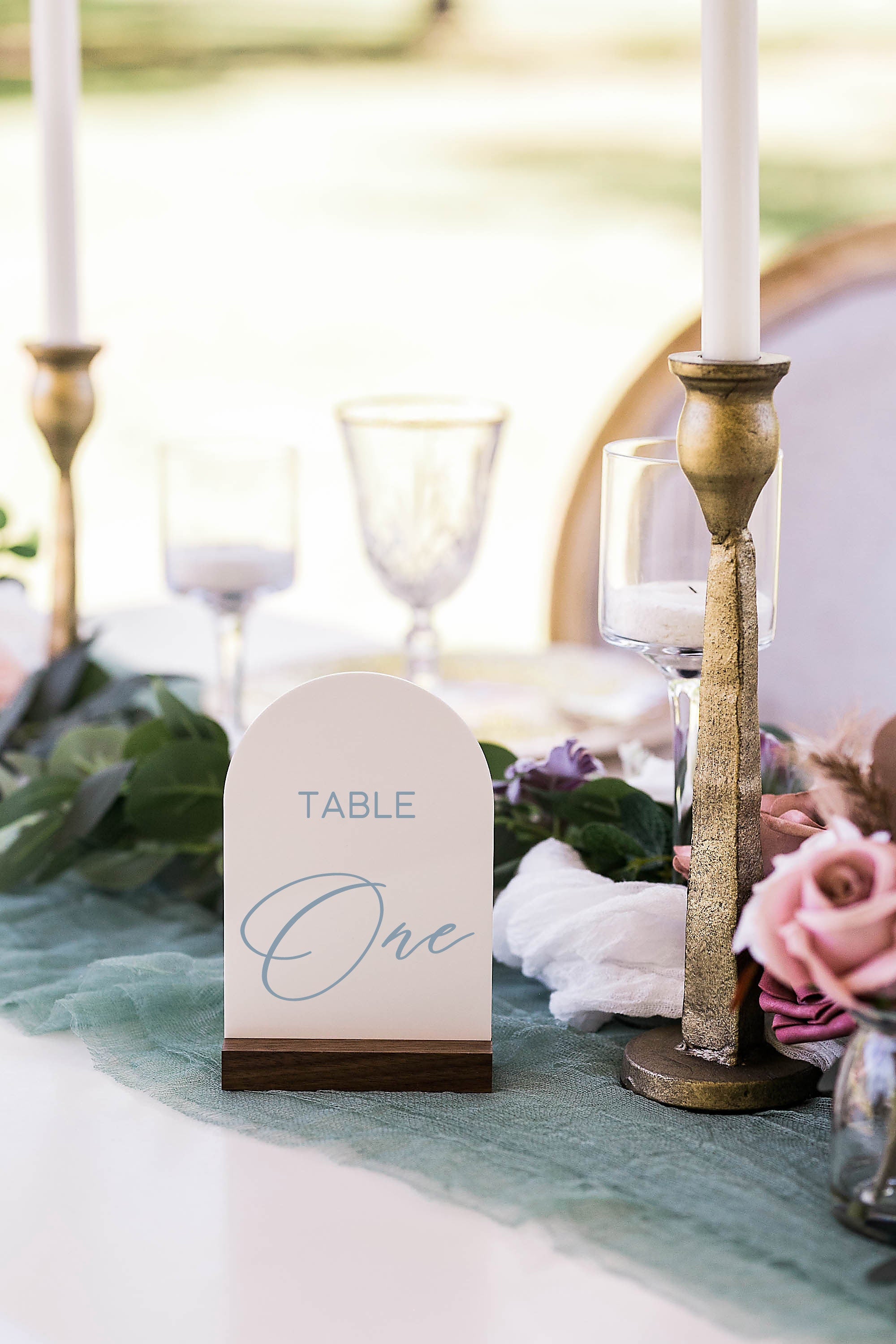 Arch Table Numbers with stands ARCH-BTS