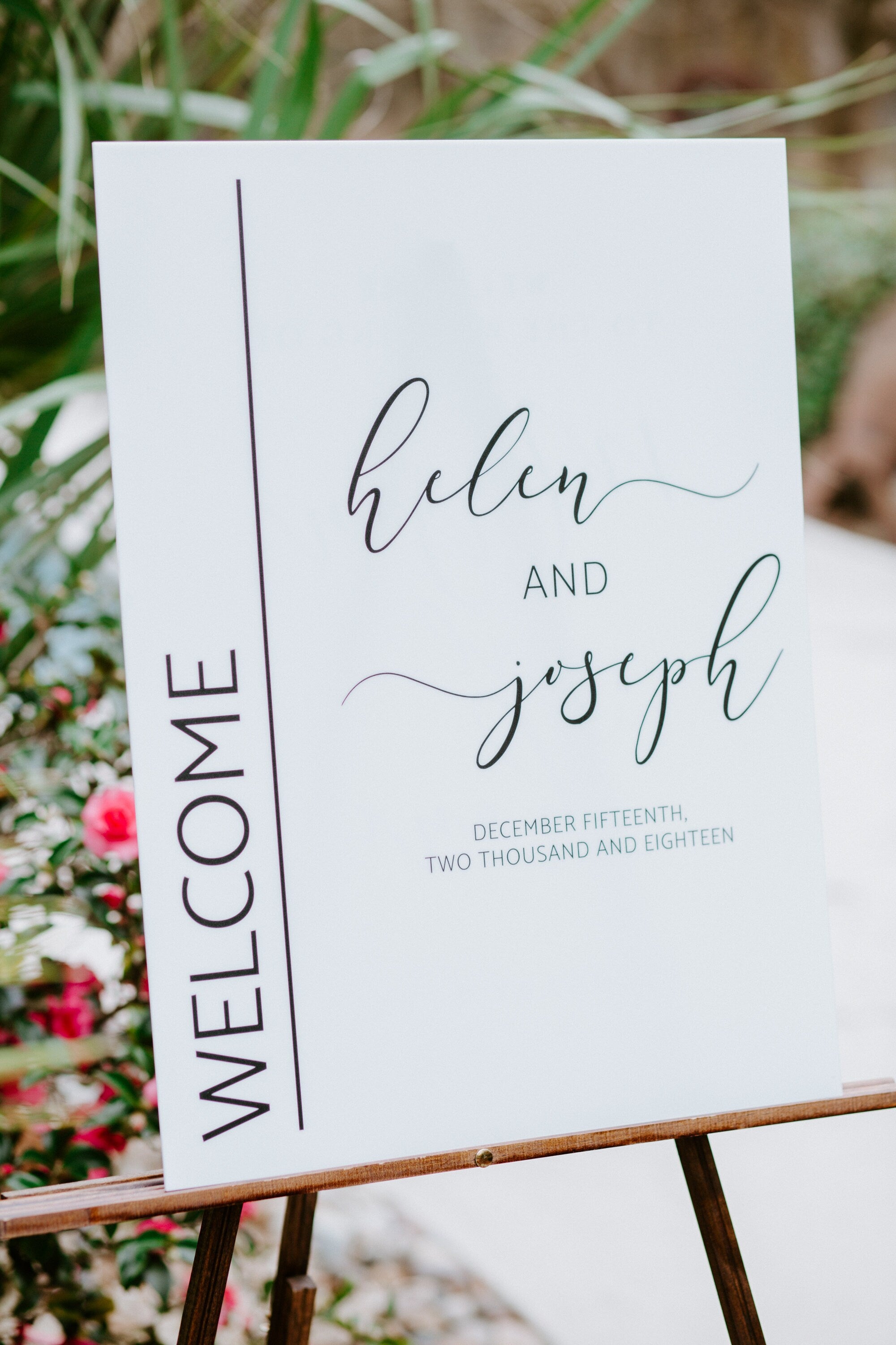 Acrylic Wedding Welcome Sign, 18x24 Clear Glass Look Personalized Perspex Modern Wedding Welcome Sign Decoration for Display, AD Wreath