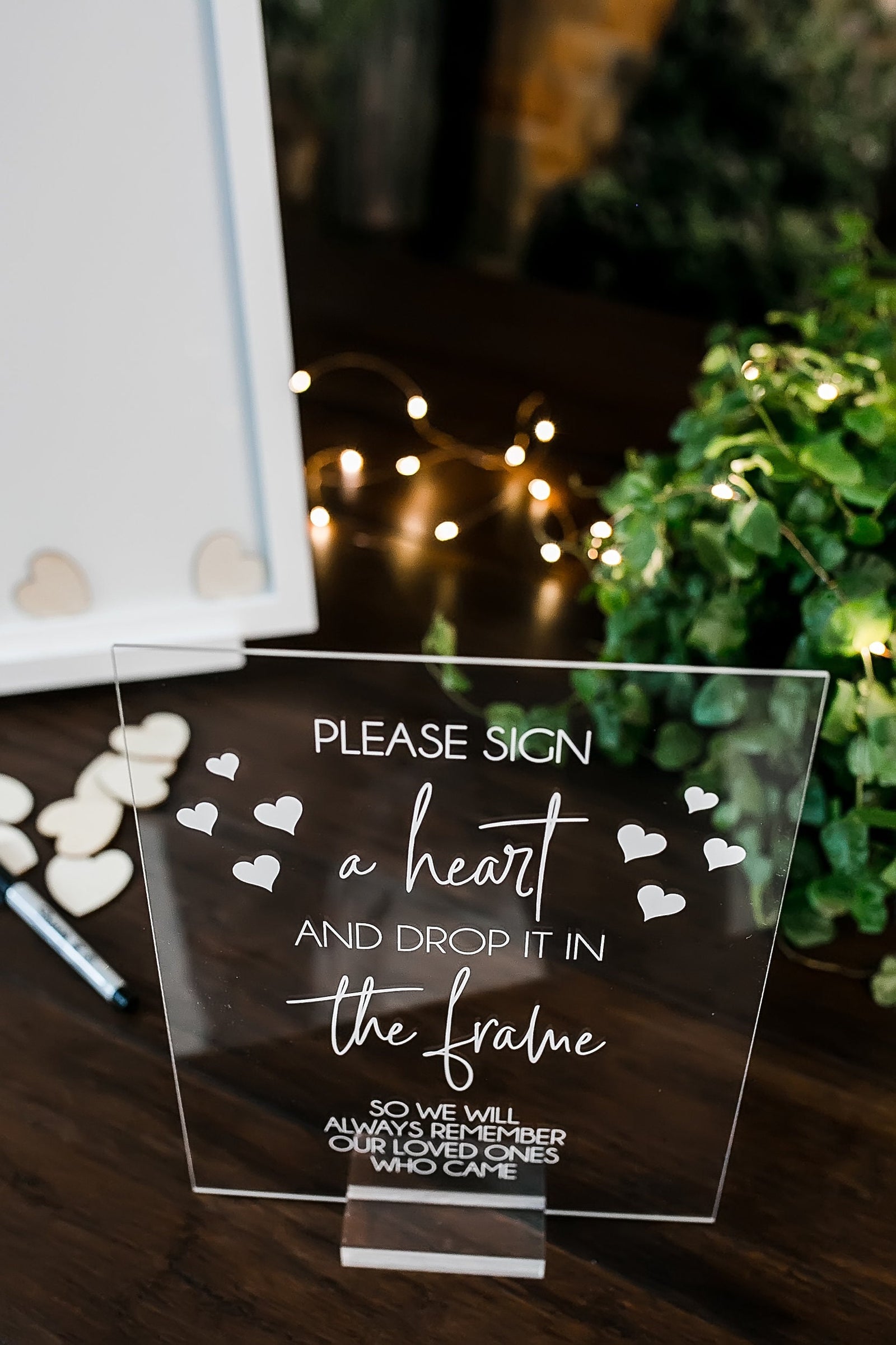 Please Sign A Heart And Drop It Into The Frame S3-AS49