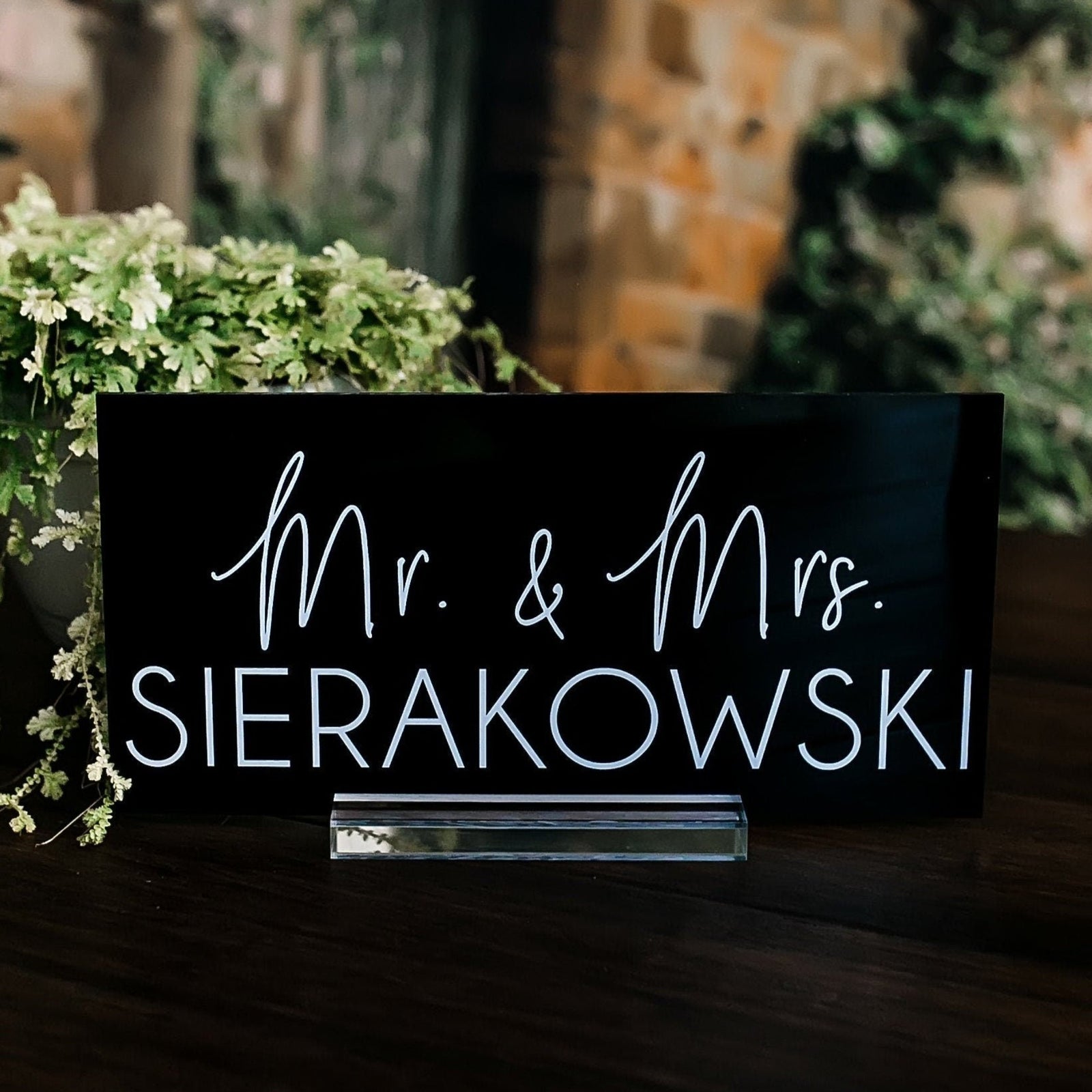 Mr. & Mrs. CUSTOM Head Table S3-AS17