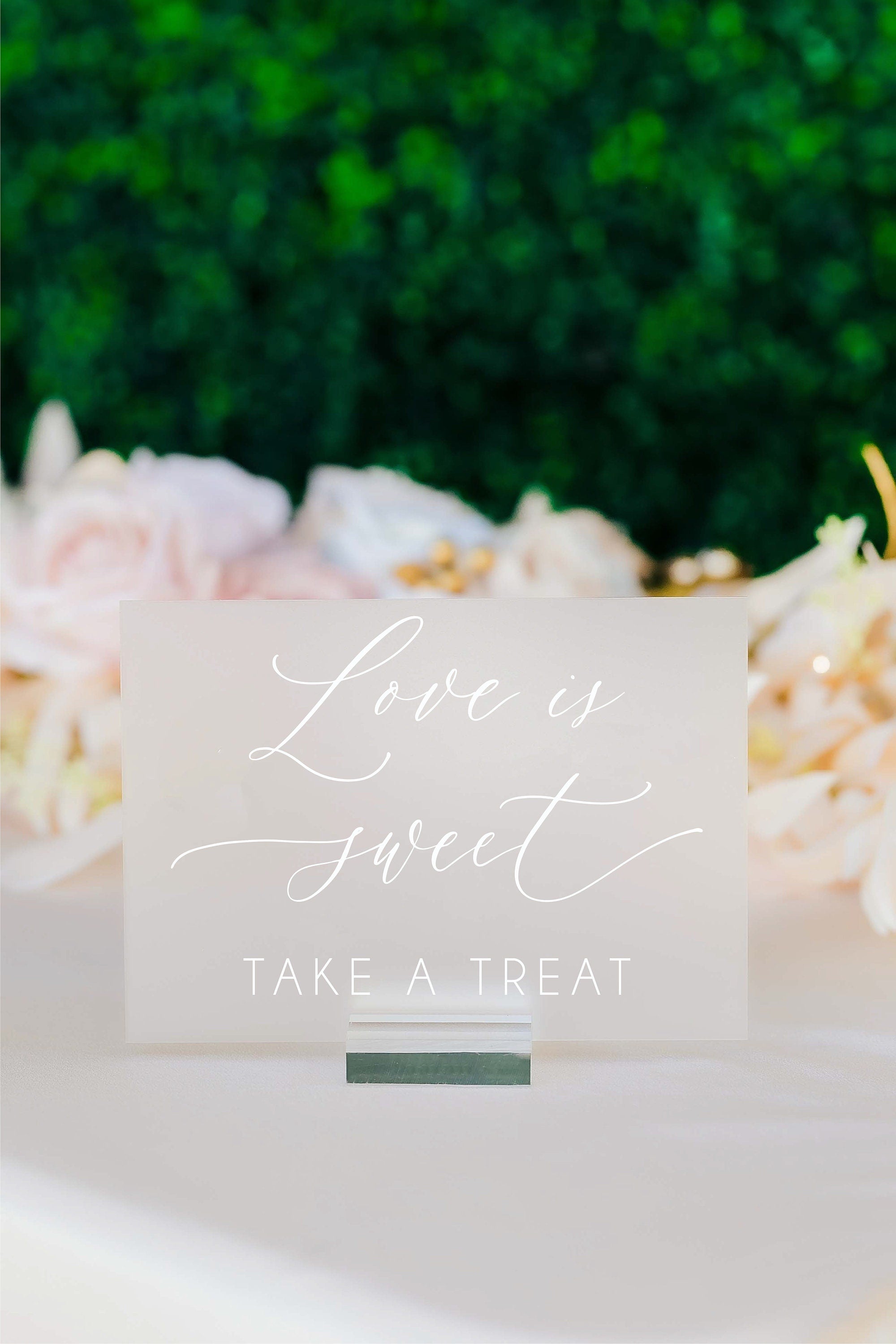 Love Is Sweet Take A Treat E4-AS10