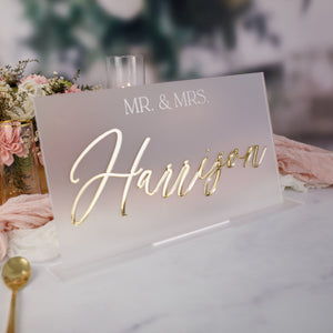 3D Mirrored Acrylic Wedding Head Table Mr Mrs Sign, Laser Cut Last Name Bride and Groom Newlywed Sweetheart Table Decor Gold Frosted Signage