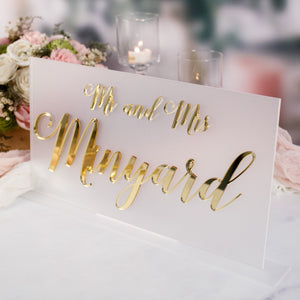 3D Mirrored Acrylic Wedding Head Table Mr Mrs Sign, Laser Cut Last Name Bride and Groom Newlywed Sweetheart Table Decor Gold Frosted Signage